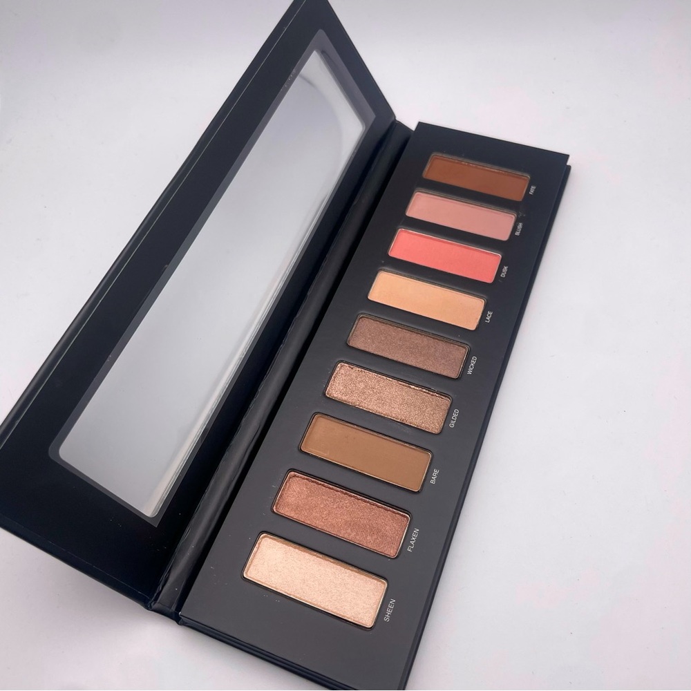 STUDIO MAKEUP | LIMITED EDITION | Ease To Wear Eyeshadow Palette (Brand New!) 💘